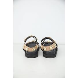 Claudie Pierlot-Sapatos de sandália de couro-Bege
