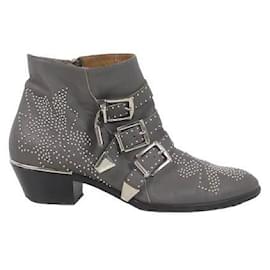 Chloé-Susanna buckled leather boots-Grey