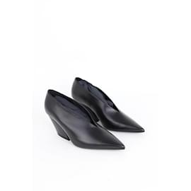 Burberry-Leather Heels-Black