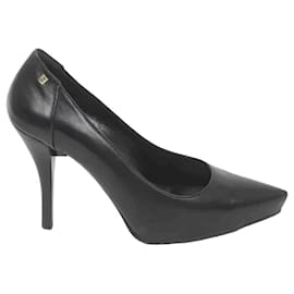 Fendi-Leather Heels-Black