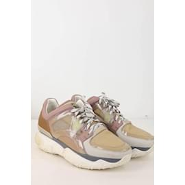 Fendi-Leather sneakers-Pink