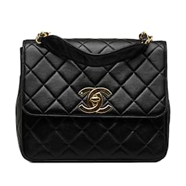 Chanel-Sac bandoulière à rabat carré XL en cuir d'agneau matelassé noir Chanel-Noir