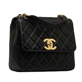 Chanel-Bolsa Chanel preta acolchoada em pele de cordeiro XL com aba quadrada-Preto