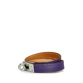 Hermès-Lila Hermes Kelly gefüttertes Tour-Armband-Lila