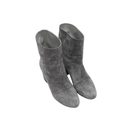 Chanel-Tamanho dos botins de salto alto em camurça Chanel cinza 38.5-Cinza