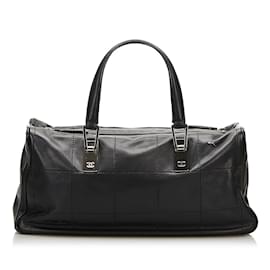 Chanel-Black Chanel Chocolate Bar Leather Handbag-Black