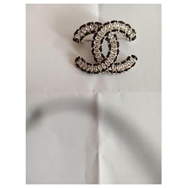 Chanel-CHANEL leather brooch-Golden