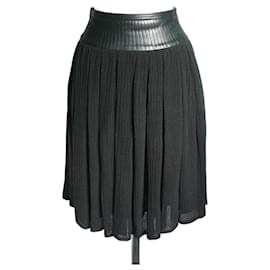 Chanel-CHANEL HAUTE COUTURE Wool and leather dancer skirt T36 Bon état-Black