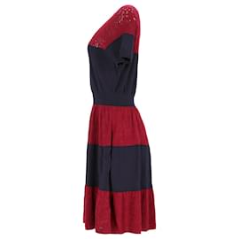 Tommy Hilfiger-Tommy Hilfiger Damen-Kleid mit normaler Passform aus roter Viskose-Rot