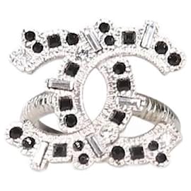 Chanel-Silver embellished CC ring - size 10-Silvery