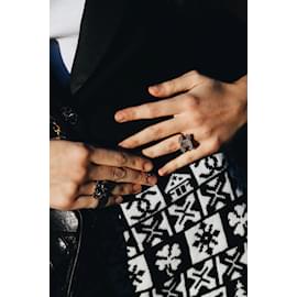 Chanel-Verzierter CC-Ring aus Silber – Größe 10-Silber