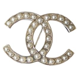 Chanel-CC D10Spilla di perle con logo V SHW Scatola RARA-Argento
