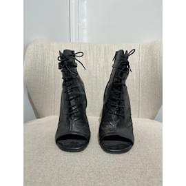 Saint Laurent-SAINT LAURENT Botines T.UE 40 Cuero-Negro