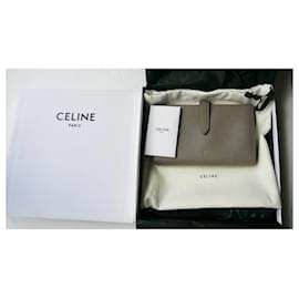 Céline-CELINE Große Geldbörse aus neuem genarbtem Kalbsleder-Grau