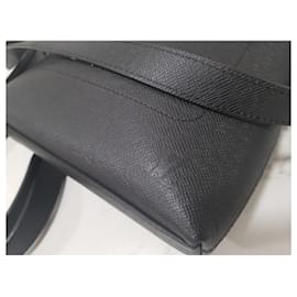 Louis Vuitton-Louis Vuitton Grigori pochette crossbody bag-Black