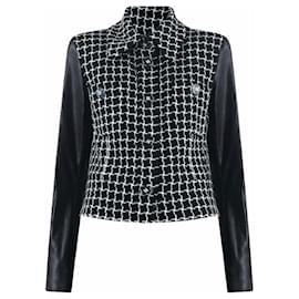Chanel-9K$ New Paris / Cosmopolite Runway Jacket-Black