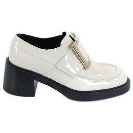 Roger Vivier Mocasines de cuero Beige