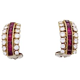 Fred-Boucles d'oreilles Fred, or jaune, diamants et rubis.-Autre