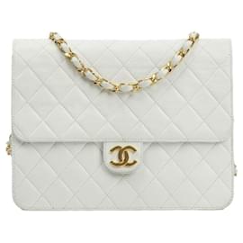 Chanel-Bolsa de ombro Chanel Classic Matelassé em couro branco-Branco