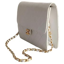 Chanel-Chanel Classic Matelassé shoulder bag in white leather-White