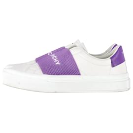 Givenchy-Givenchy City Sport Sneakers in White Leather-White