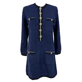 Chanel-Neues Icon La Pausa Kleid mit CC-Knöpfen-Marineblau