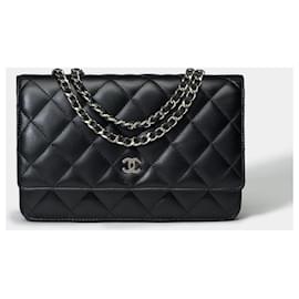 Chanel-Carteira CHANEL em bolsa com corrente em couro preto - 101573-Preto