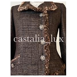 Chanel-Novo terno de tweed com botões CC Jewel Gripoix-Castanho escuro