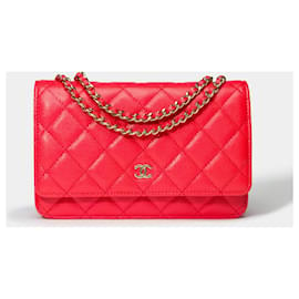 Chanel-Carteira CHANEL em bolsa com corrente em couro vermelho - 101577-Vermelho