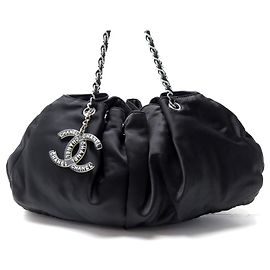 NOVA CHANEL MELROSE EM BOLSA37055 EM LOGOTIPO DE BOLSA CC DE CETIM ACOLCHOADO Preto