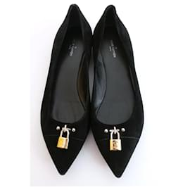 Louis Vuitton-Louis Vuitton padlock pointy flats-Black