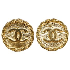Boucles d'oreilles à clip CC en or Chanel Doré