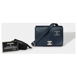 Chanel-CHANEL Bag in Blue Leather - 101611-Blue