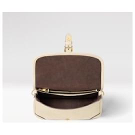 Louis Vuitton-Bolso LV Diane color crema nuevo-Crudo