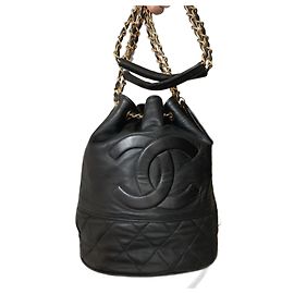 Borsa a secchiello Chanel in pelle nera Nero