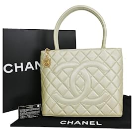 Chanel-Chanel Matelassé-Kaki