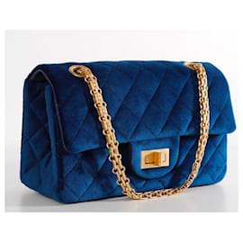 Chanel-Chanel 2019 MINI VELUDO AZUL ACOLCHOADO 2.55 Reedição 224 saco de aba-Azul,Azul marinho,Gold hardware