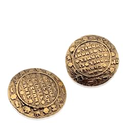 Chanel-Vintage Gold Metal Round Embossed Clip On Earrings-Golden