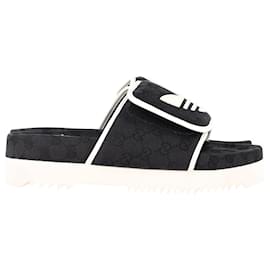 Gucci-Gucci x Adidas Slide Sandals in Black Canvas-Black