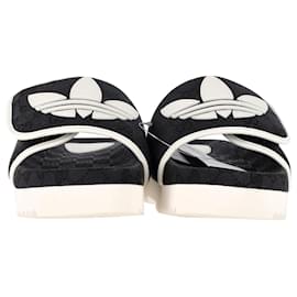 Gucci-Gucci x Adidas Slide Sandals in Black Canvas-Black