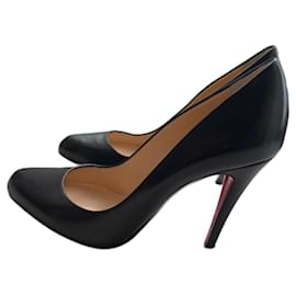 Christian Louboutin-Tacones-Negro