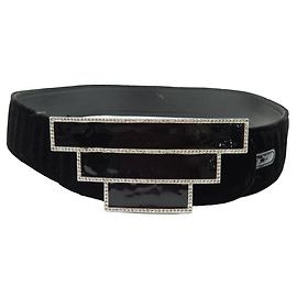 VALENTINO-GÜRTEL MIT STRASS- UND LACKSCHNALLE 85 CM IN SCHWARZEM SAMTGÜRTEL Schwarz