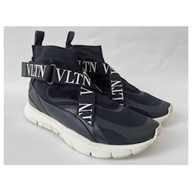 Valentino Garavani-Valentino Garavani sneakers trainers-Black