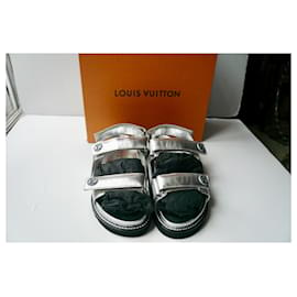 Louis Vuitton-LOUIS VUITTON Novas sandálias prateadas confortáveis com velcro T39-Prata