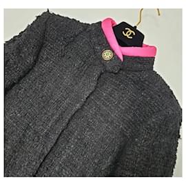 Chanel-Chanel 12Eine schwarze Gripore-Knopfjacke aus Seiden-Tweed-Mehrfarben