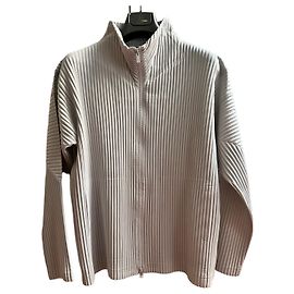Issey Miyake Homme Plissé Light grey shacket Grey