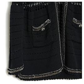 Chanel-2010 Chanel Cardigan preto com acabamento em elo de corrente-Preto