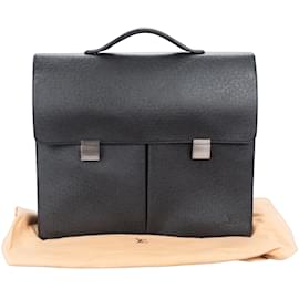 Louis Vuitton-Edizione di borsa da lavoro grande in pelle Taiga Louis Vuitton-Nero
