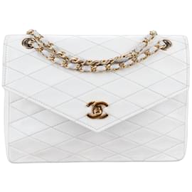Chanel-Bolso Chanel acolchado de piel de cordero con solapa única-Blanco
