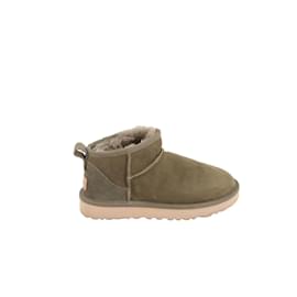 Ugg Botas de camurça Caqui